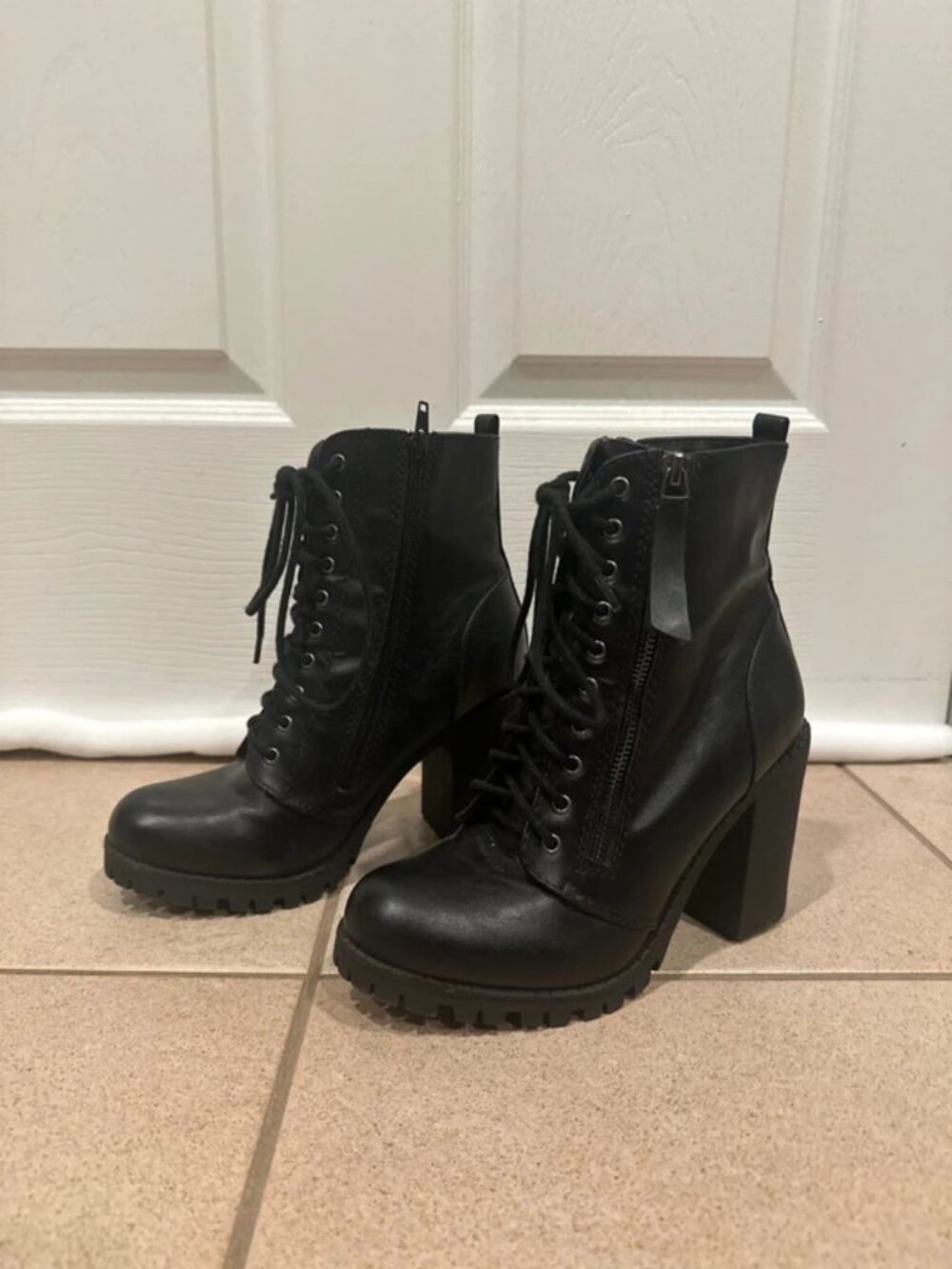 Women’s shoes